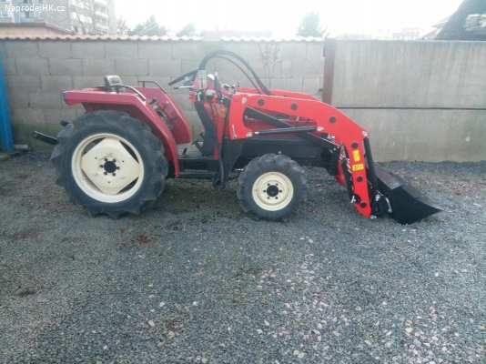 malotraktor Mitsubish MT 22 s nakladačem